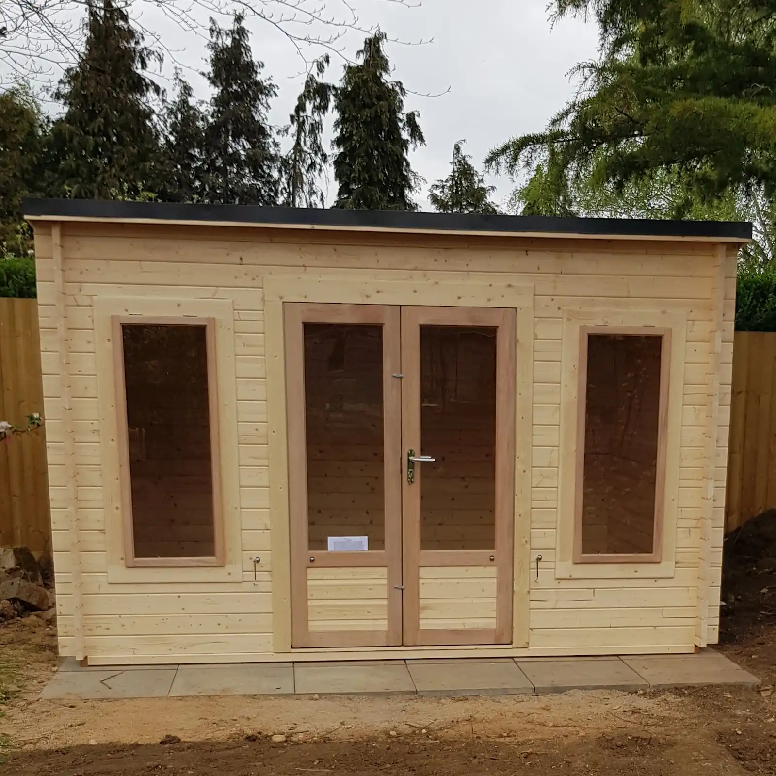 1.8x3.6 Charnwood Pent C Modern 33mm